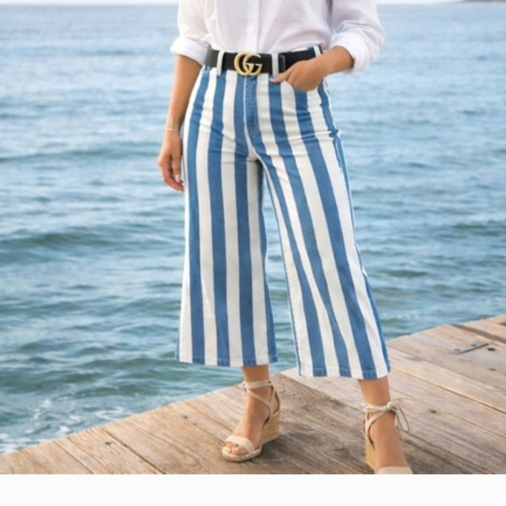 Banana Republic High Rise Wide Leg stripped Crop Size 29s.